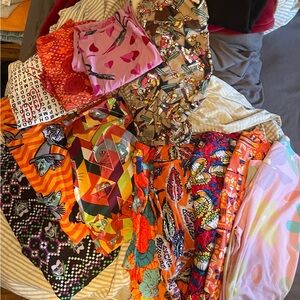 12 pair of leggings.  All mostly size TC2.    More than half never been worn